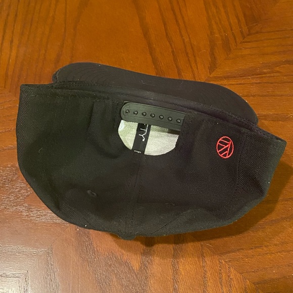 Brand New p1440 New Era Snapback - Picture 2 of 2